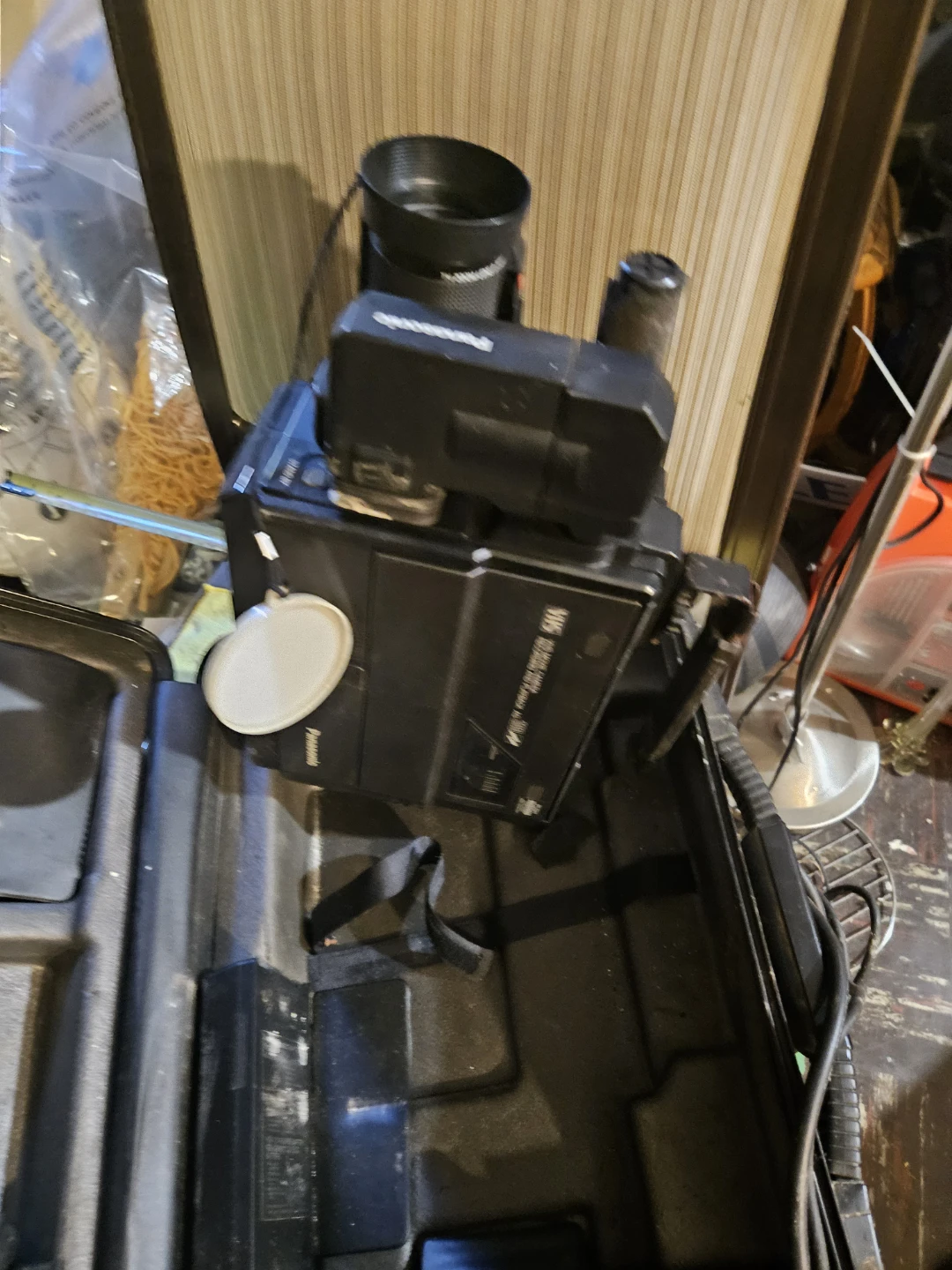 Panasonic VHS Reporter AG-100 Movie Camera - photo 4