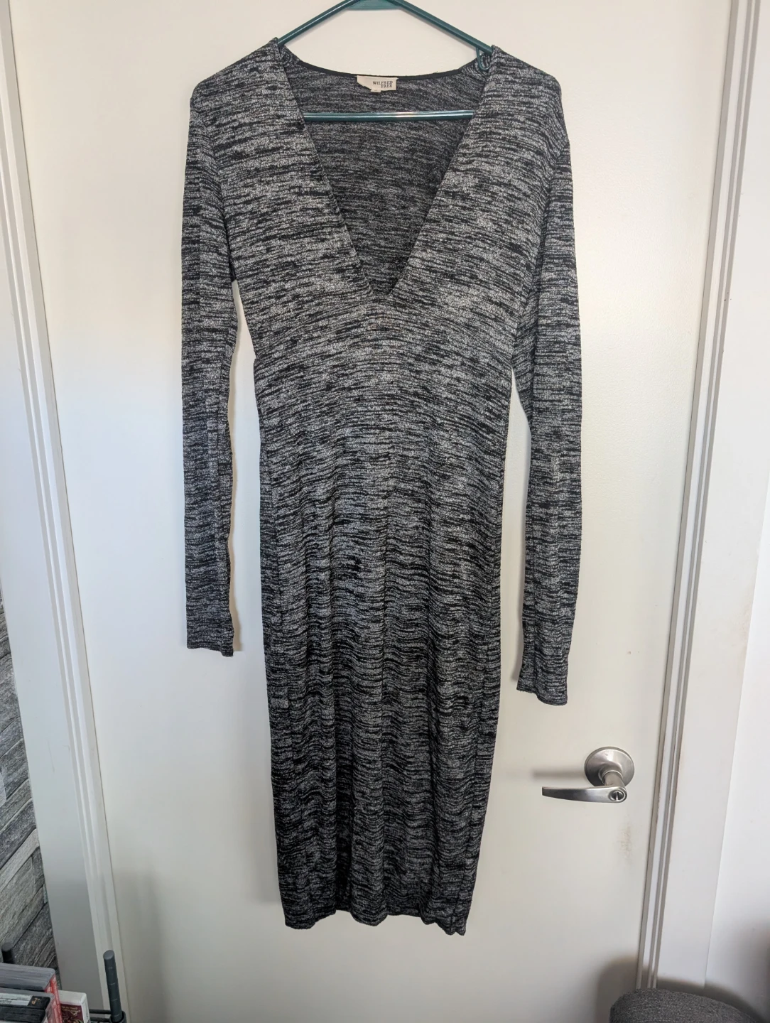 Aritzia Wilfred Grey Long Sleeve Dress