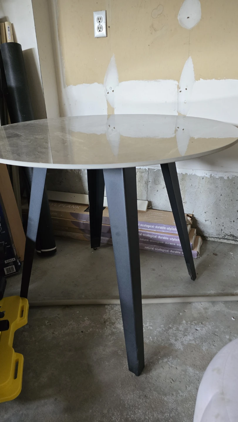 Structube tuvo 90cm dining table