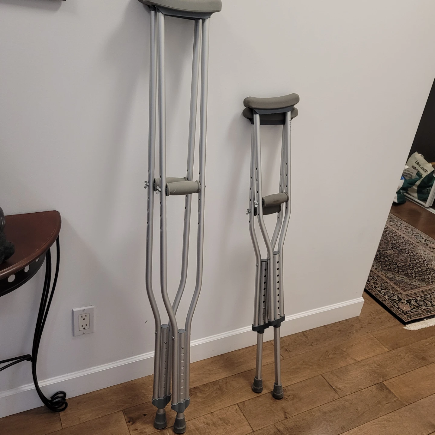 Adjustable Aluminum Underarm Crutches