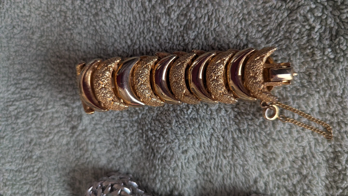 Set of Three Vintage Style Bracelets - photo 3