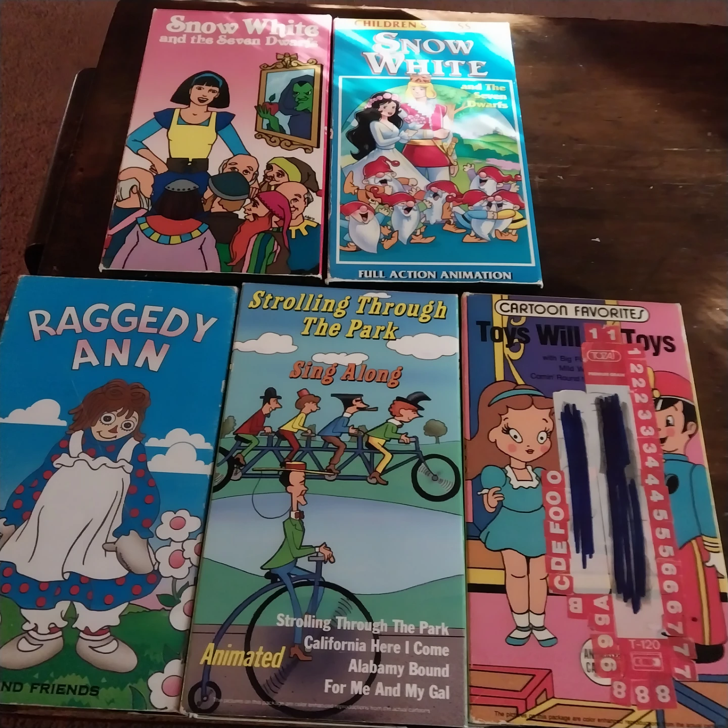 Lot of 5 Vintage Childrens VHS Tapes