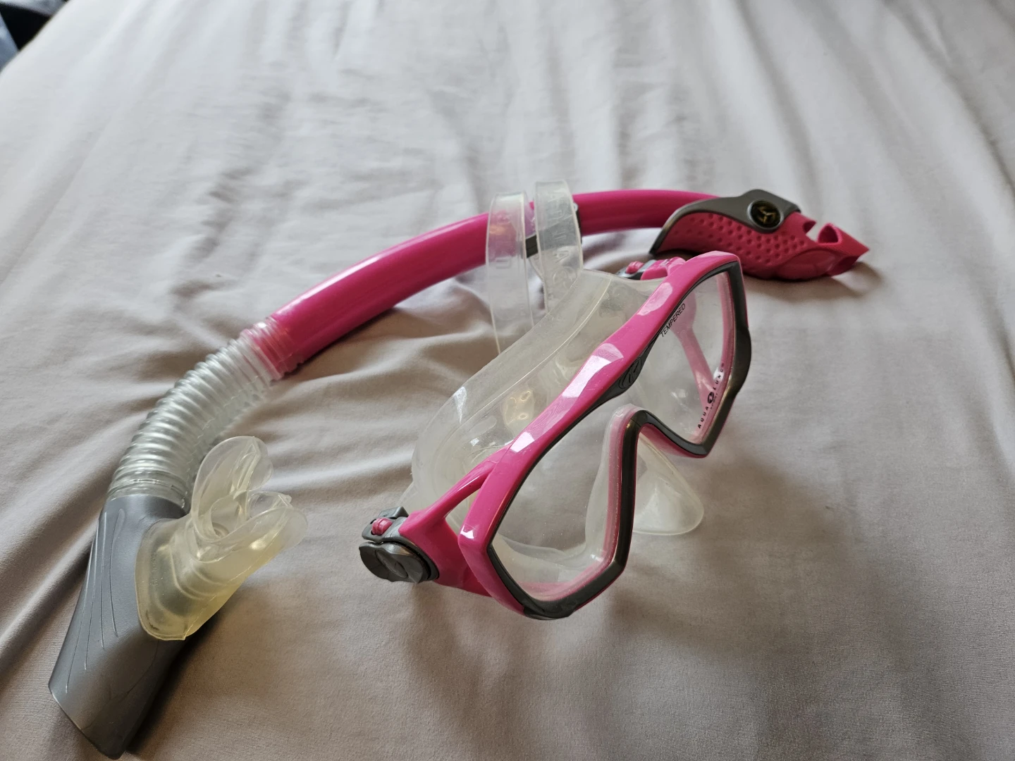 Aqua Lung Sport Snorkel Mask Set - Pink