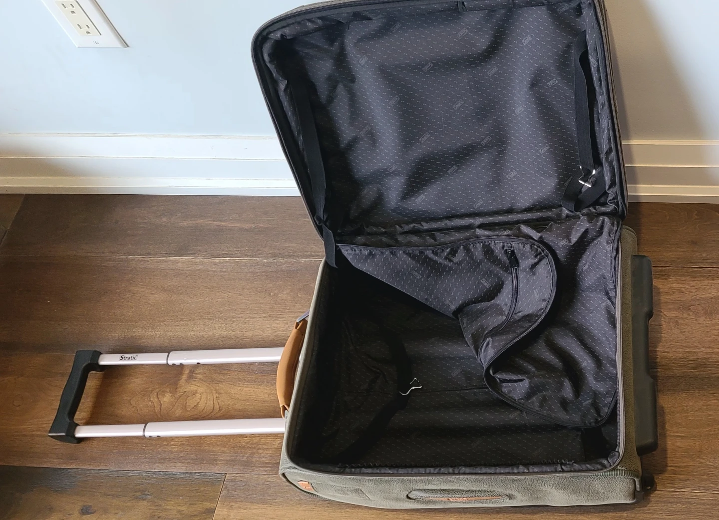 Stratic Luggage Suitcase( Carry-on size) - photo 3