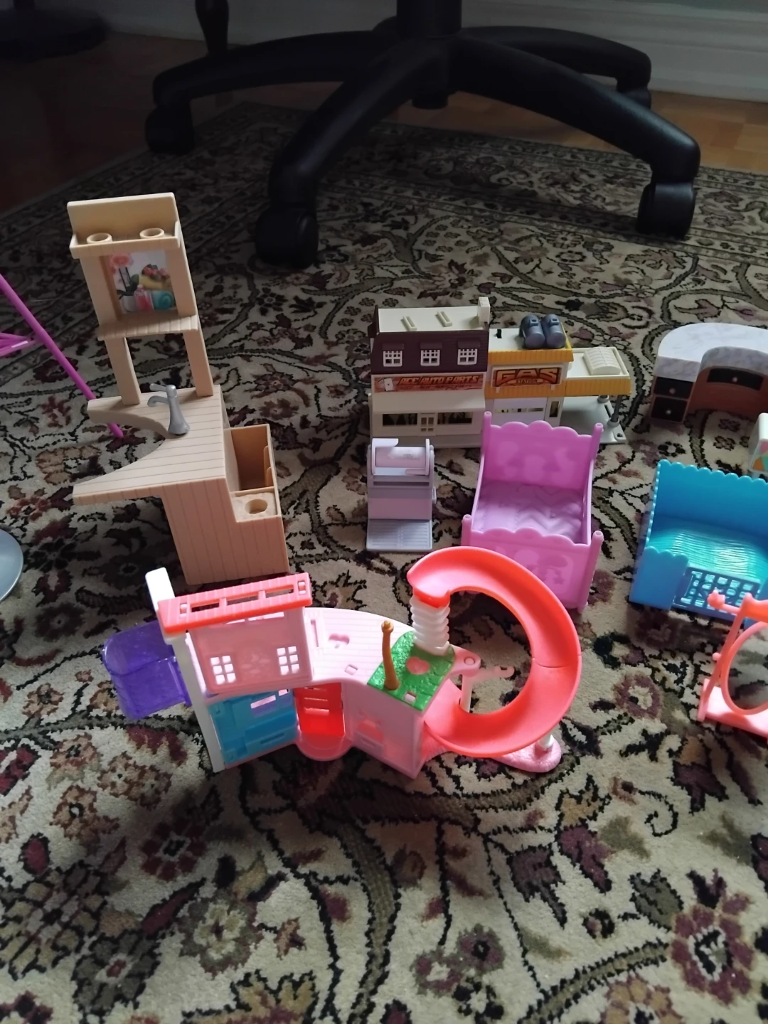 Dollhouse Furniture and Accessory Set - photo 4