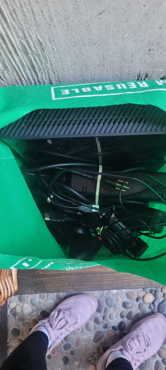 Microsoft Xbox 360 Console Bundle - photo 2