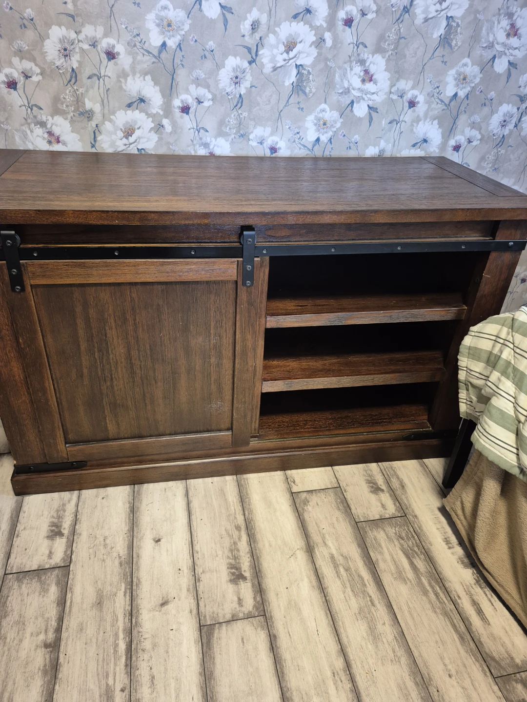 Entertainment stand - photo 3