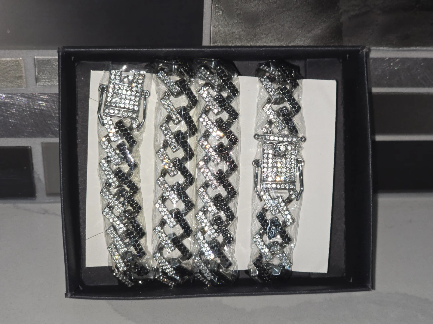 Brand new Cubn Link Chain and Bracelet Set
