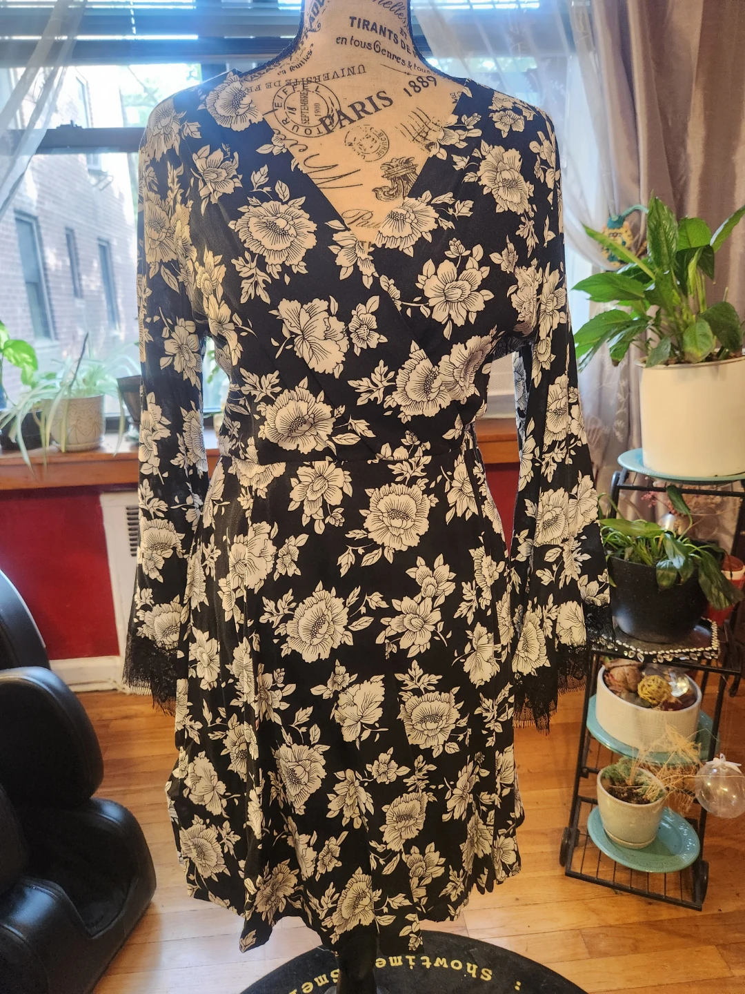 Boho Black White Floral Bell Sleeve Lace Trim Faux Wrap Dress
