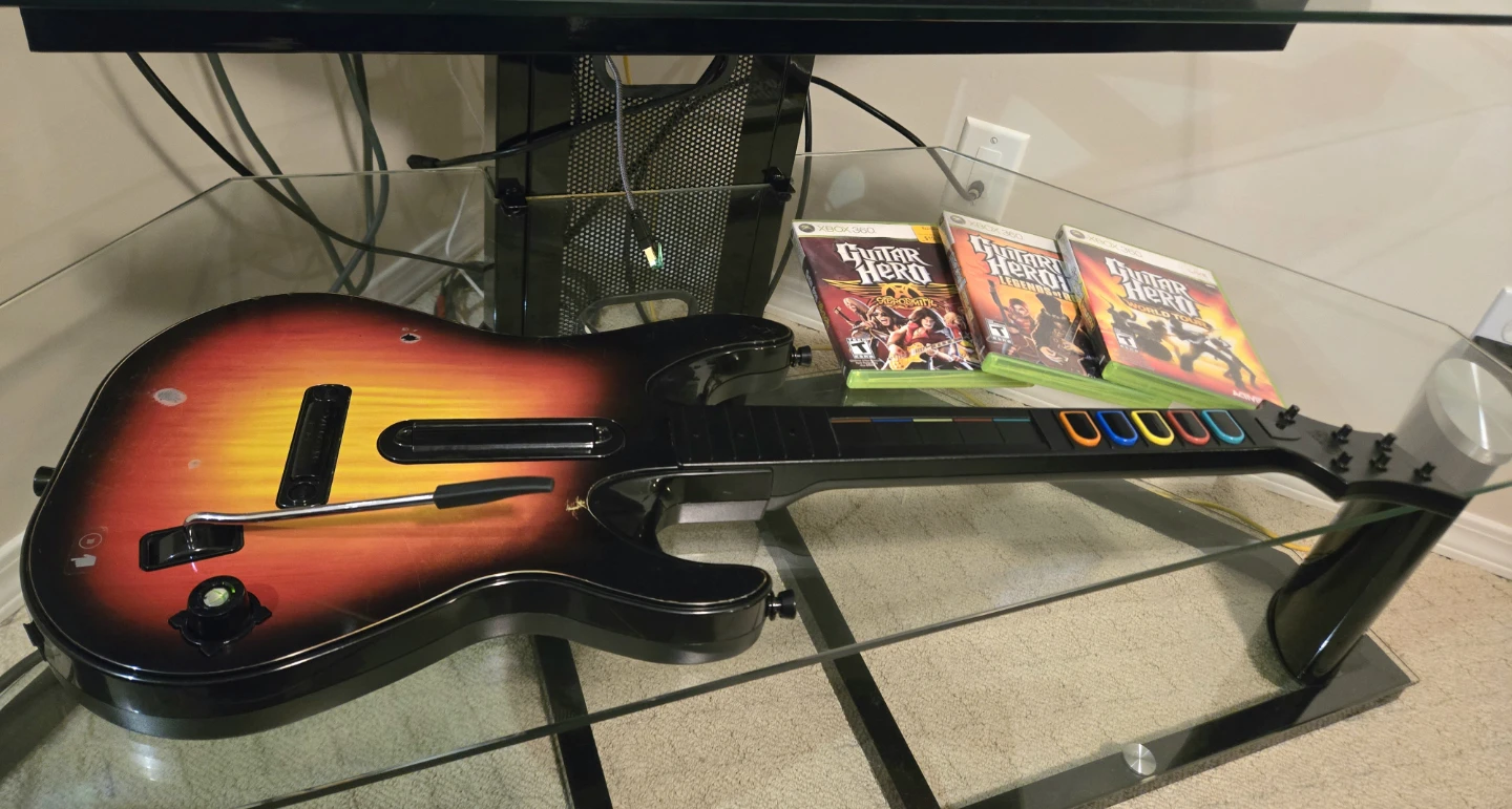 Guitar Hero Bundle / Xbox 360 + MASSIVE Fun!