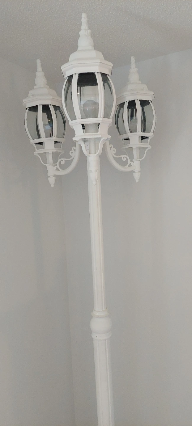 White Triple-Head Streetlight Floor Lamp