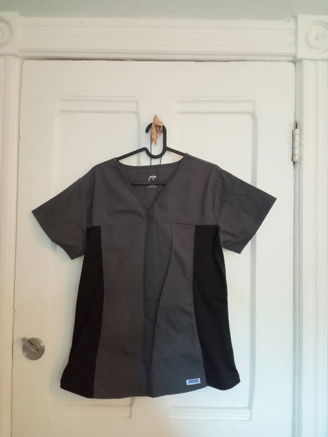 MOBB Scrub Top and Pants Set - Medium
