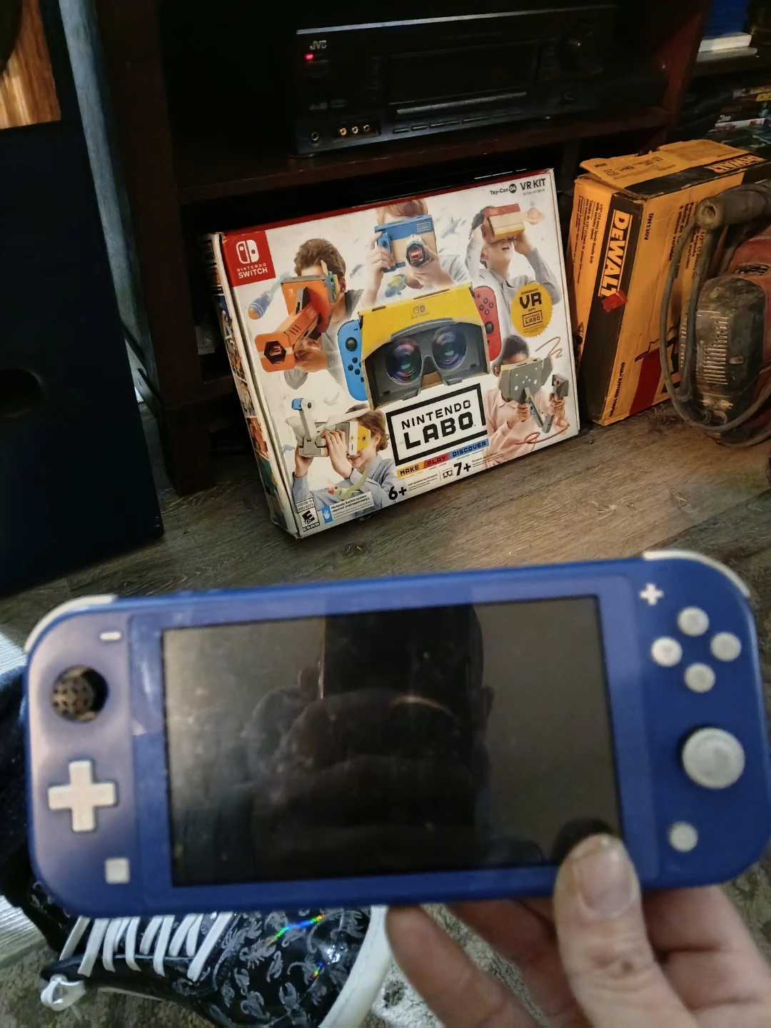 Nintendo Labo Toy-Con 04 VR Kit with the Switch
