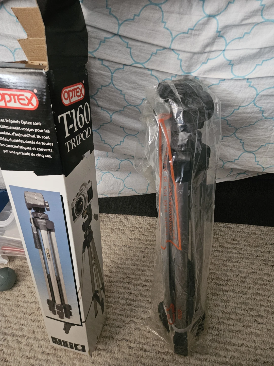 Optex T-160 Adjustable Camera Tripod – With Original Box