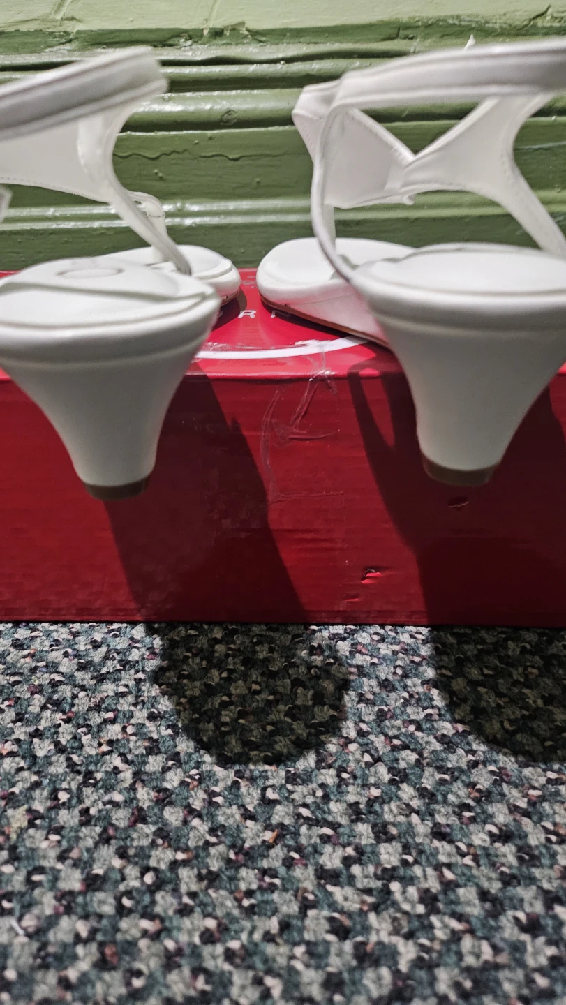 Journee Collection Kathryn White Sandals - photo 3