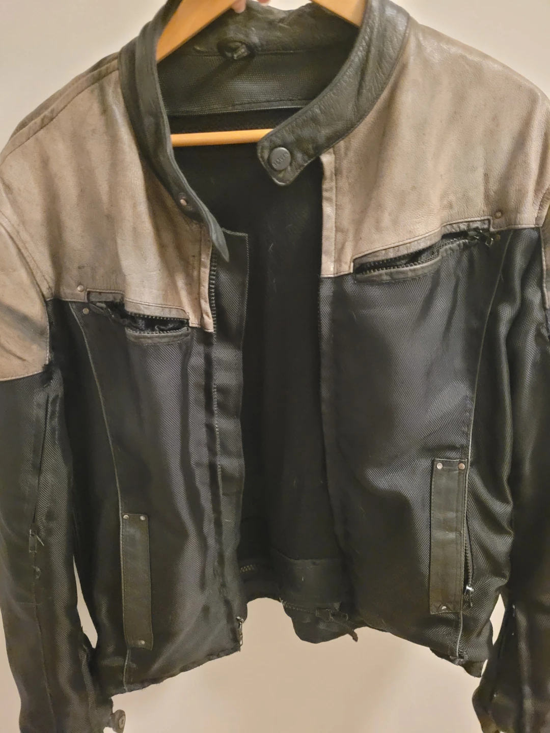 Motorcycle Jackets Helmets Gloves Goggles & Saddle bags