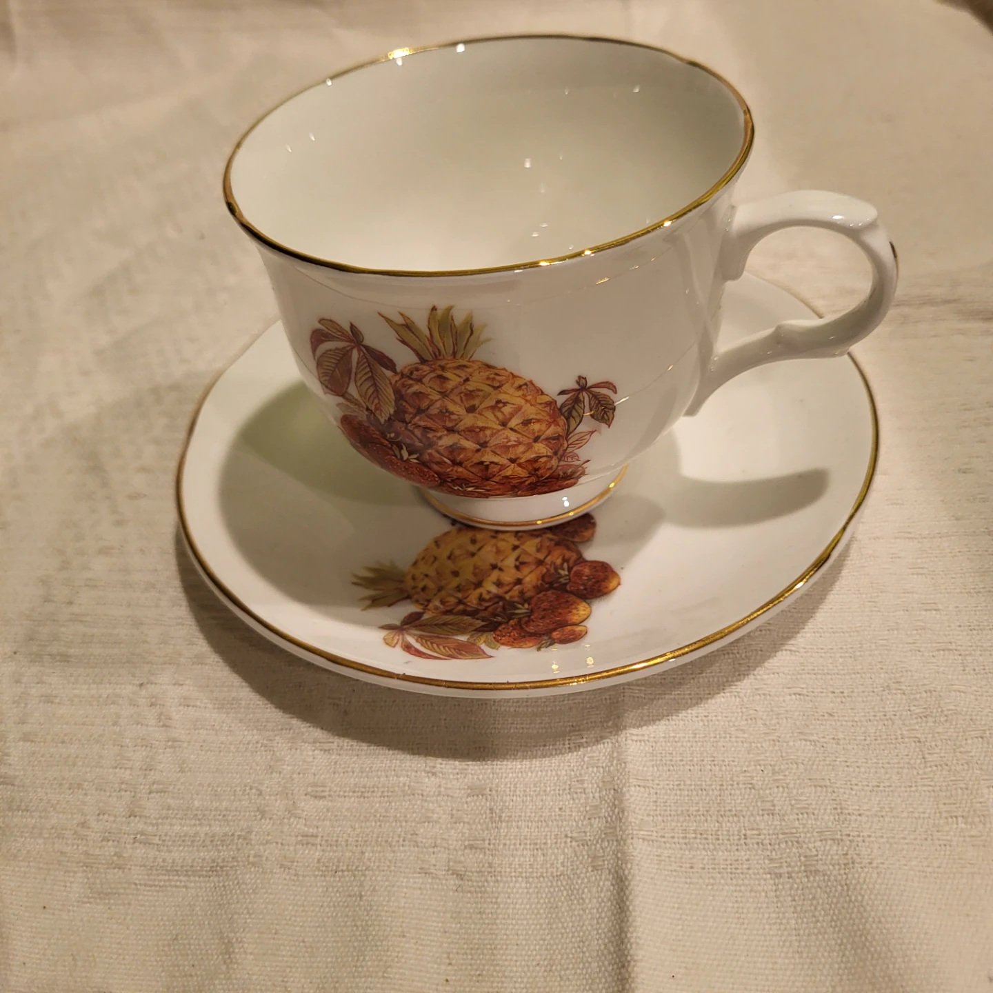 Sadler Wellington Pineapple Teacup and Saucer - photo 2