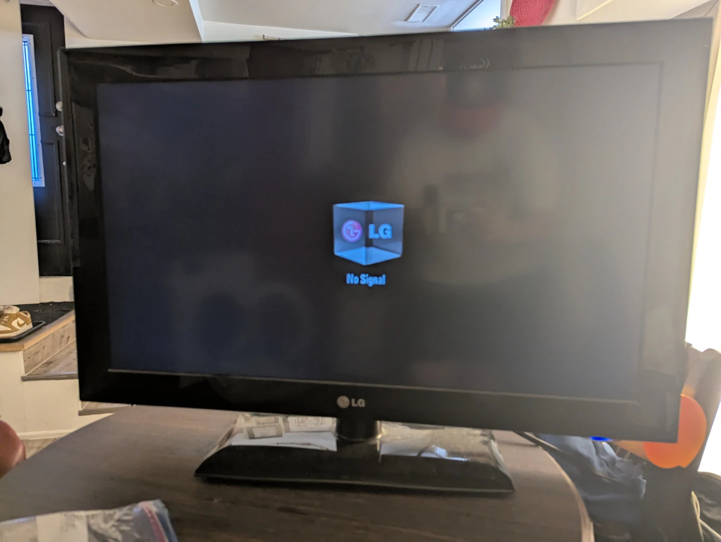 LG 32-inch Television - photo 2