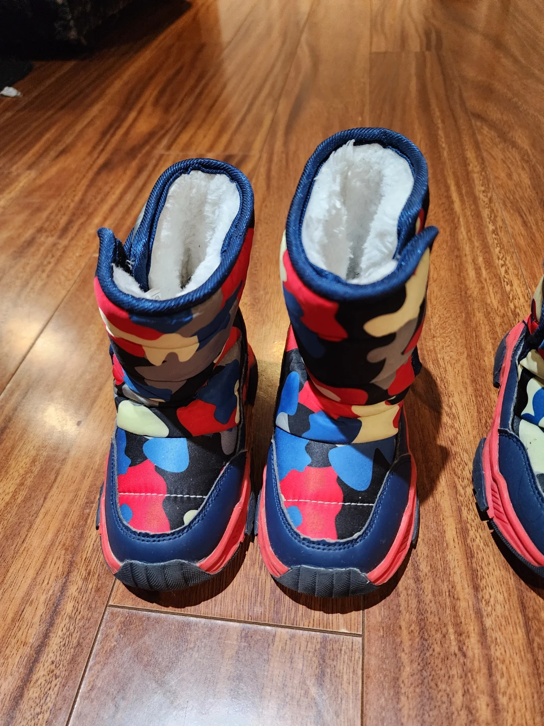 Kids Camo Winter Boots Size 26 and 27 - photo 3