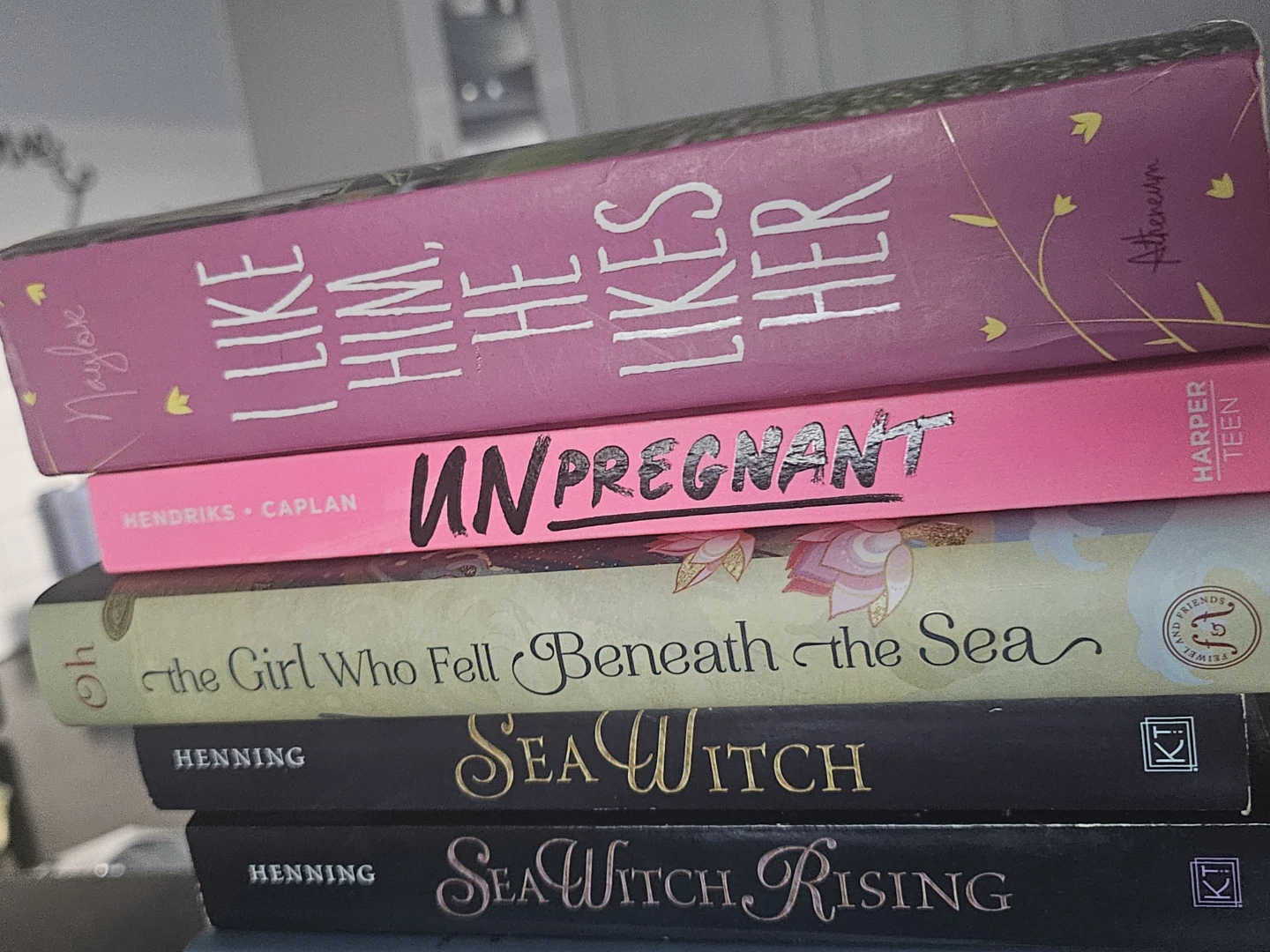 Large Collection of Teen Fiction and Manga Books - photo 3