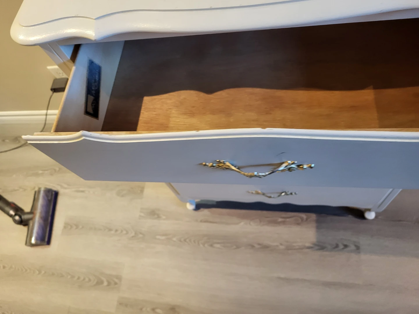 White 4-Drawer Chest of Drawers - photo 5