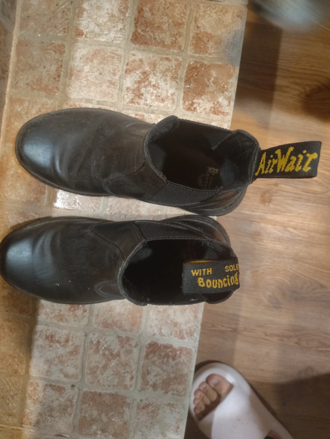 Dr. Martens Embury Chelsea Boots Black