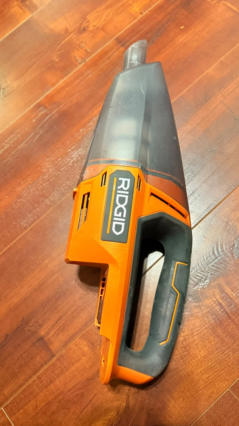 Ridgid 18V Cordless Hand Vacuum R8609021