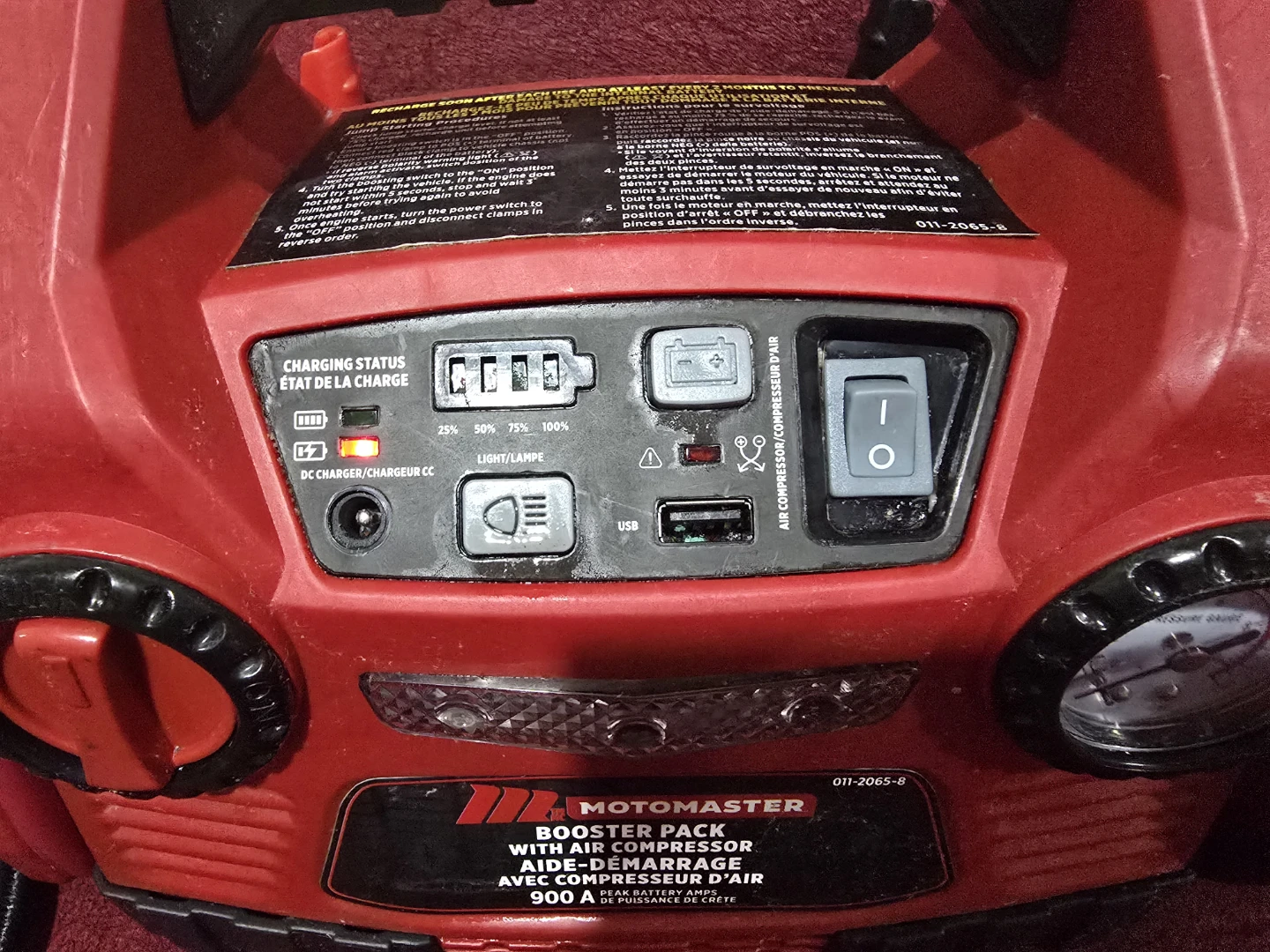 Motomaster 900A Booster Pack with Air Compressor - photo 3
