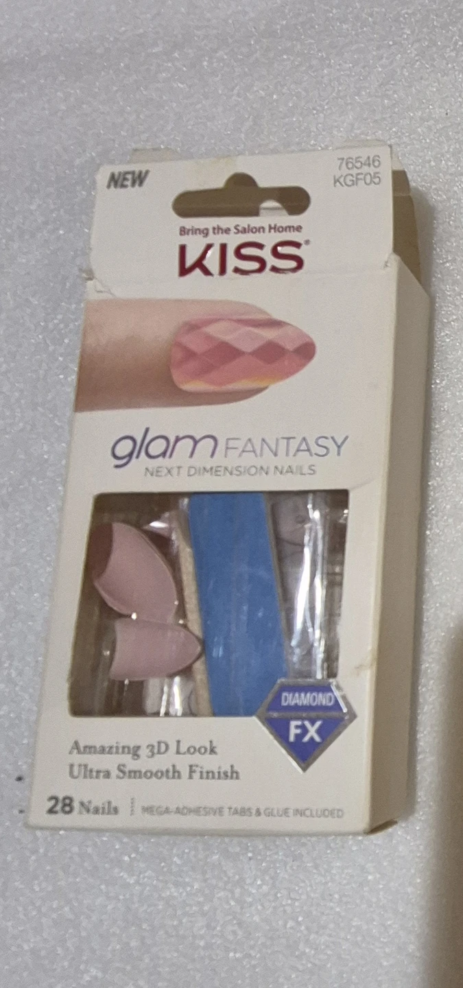 KISS Glam Fantasy Artificial Nails