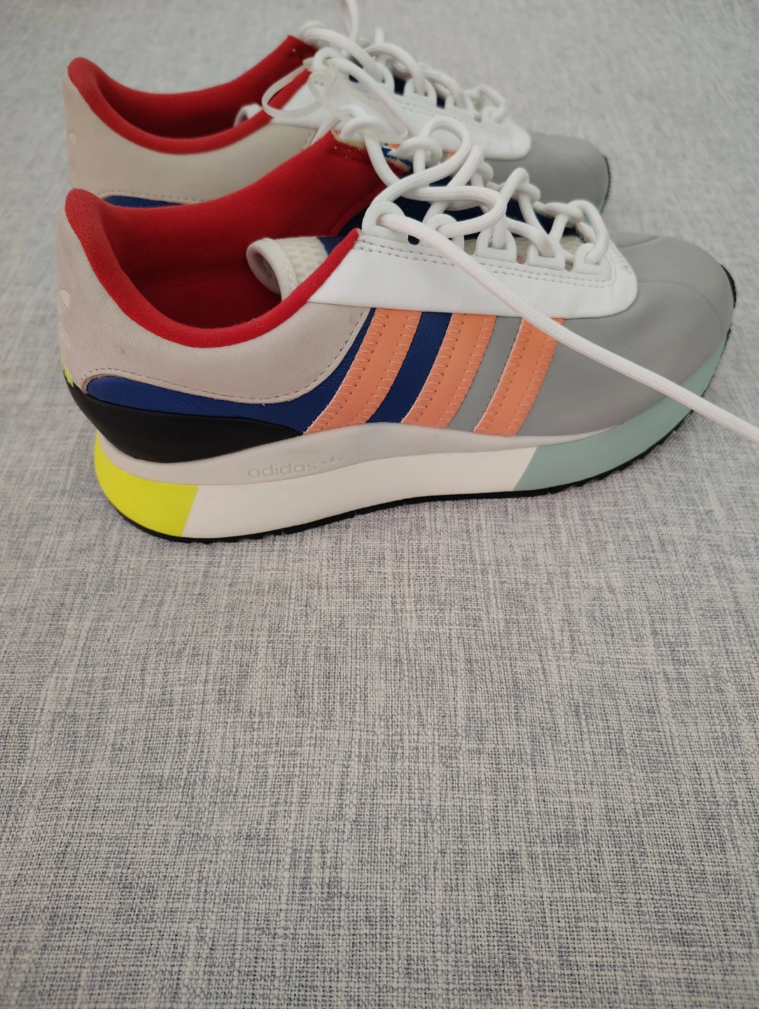 🔥 Adidas Women’s Gray & Coral Low-Top Sneakers - Size 6.5 - photo 3