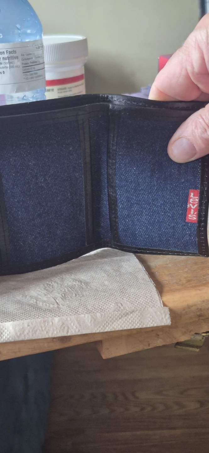 Levi's leather Trifold Wallet - photo 5