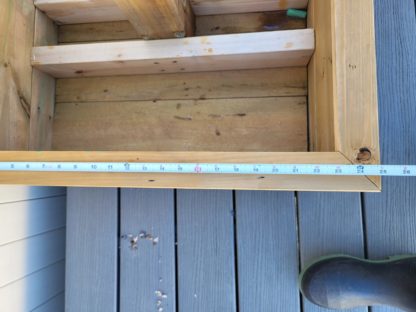 25" Wooden Patio Planter Box with Support Post - photo 4