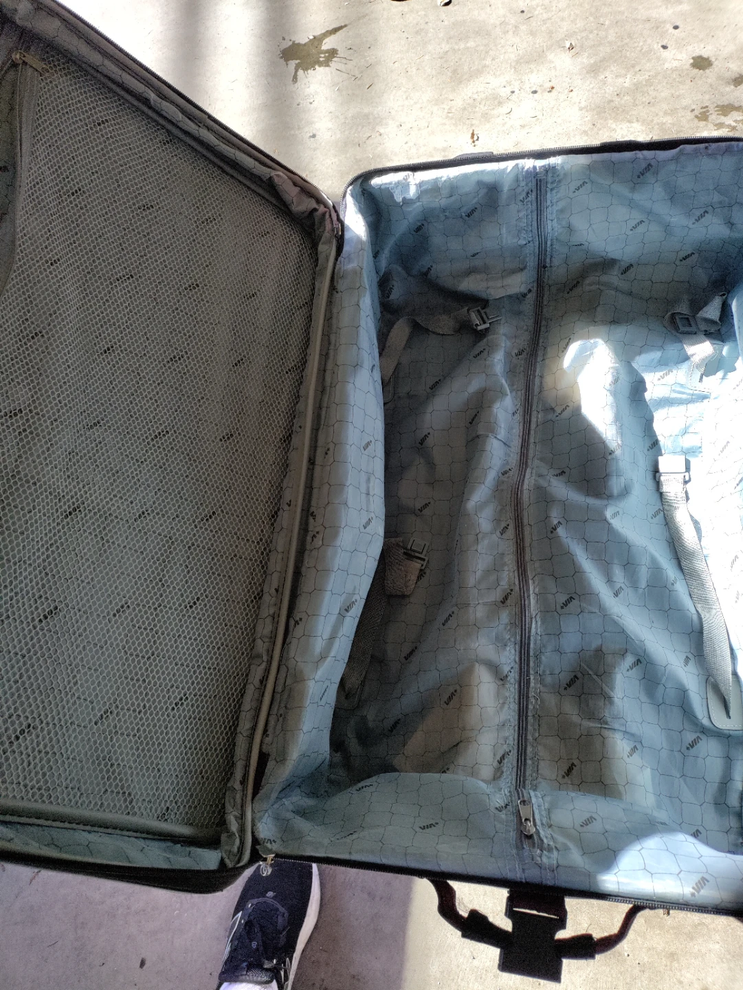VIA Rail Canada Rolling Suitcase - photo 3