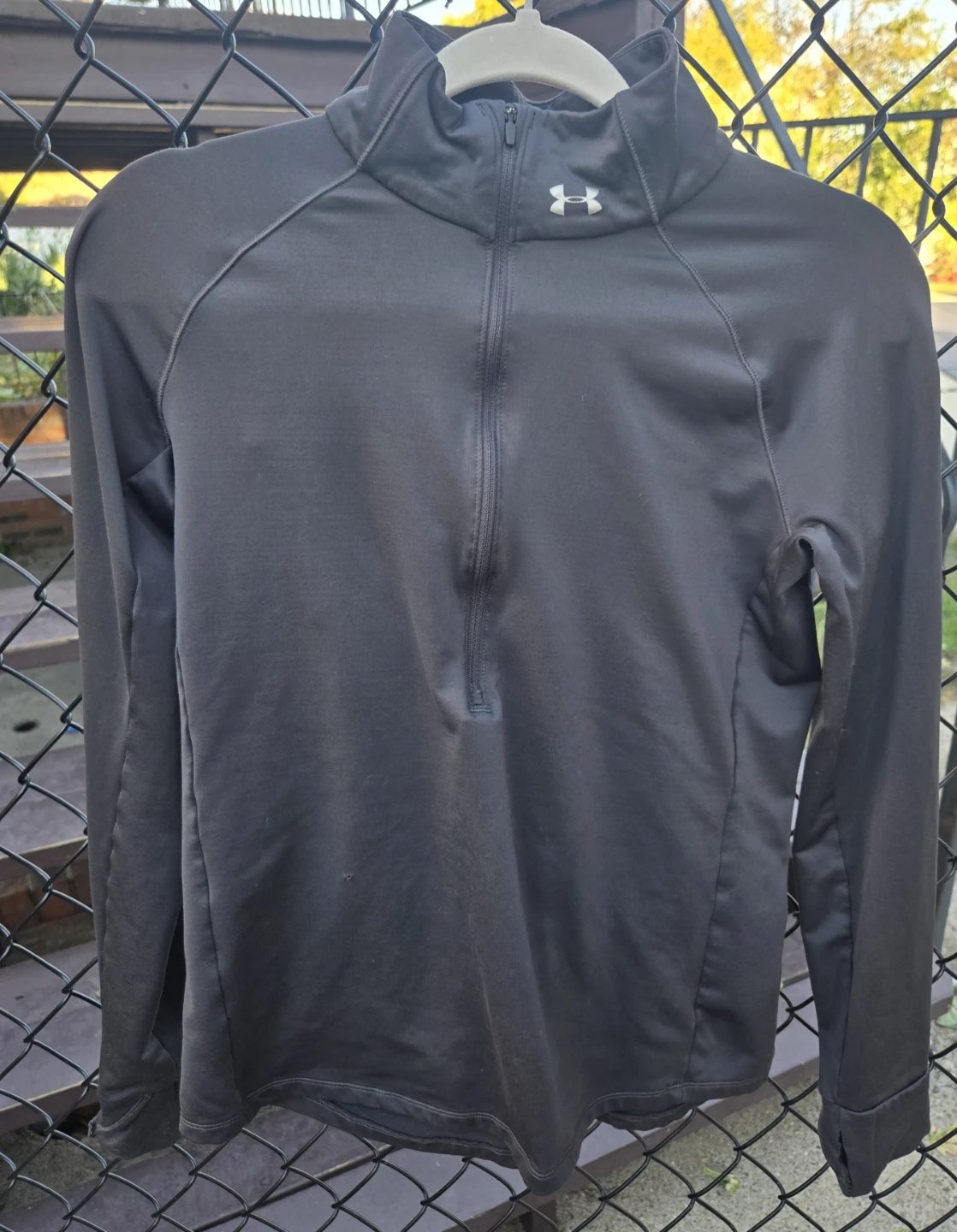 COLDGEAR Women's Medium Under Armour Long Sleeve Pullover.