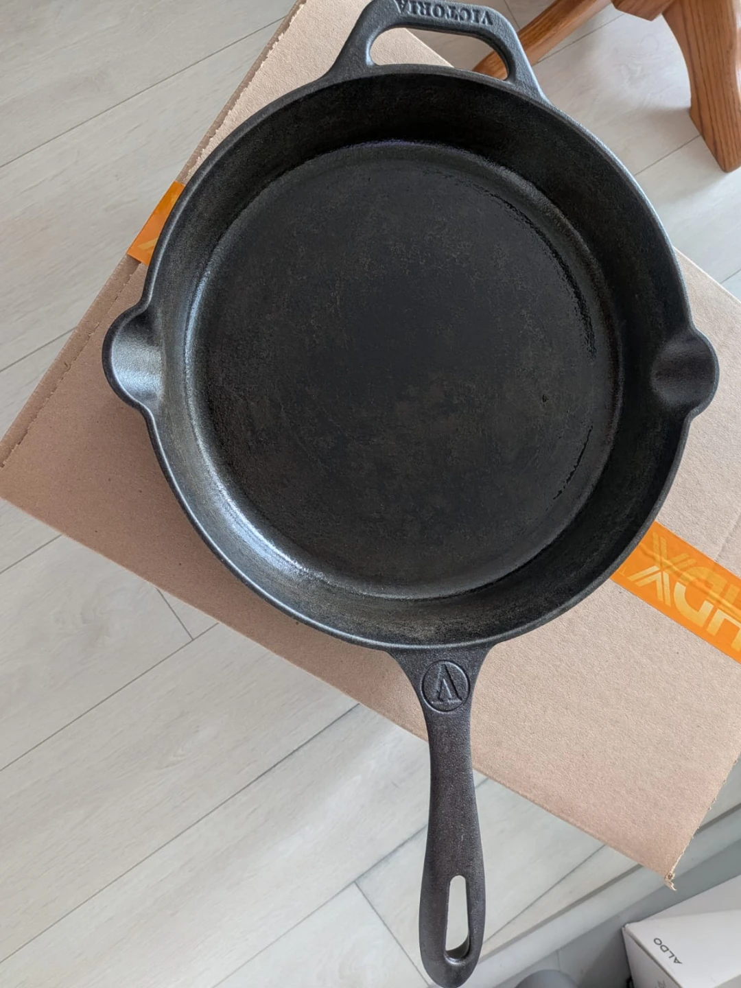 Move out sale: Victoria Cast Iron Skillet 12-inch