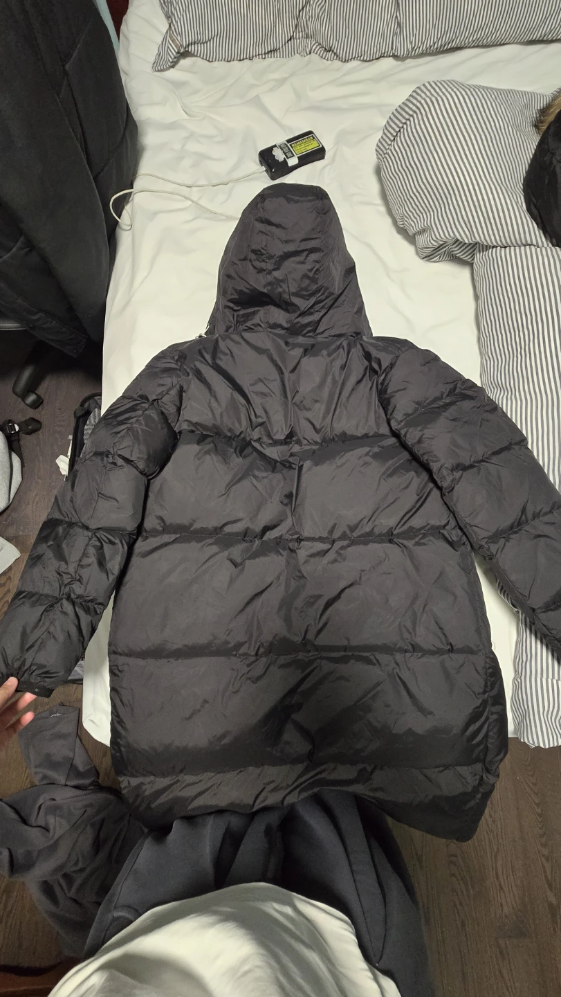Moncler black down jacket - photo 3