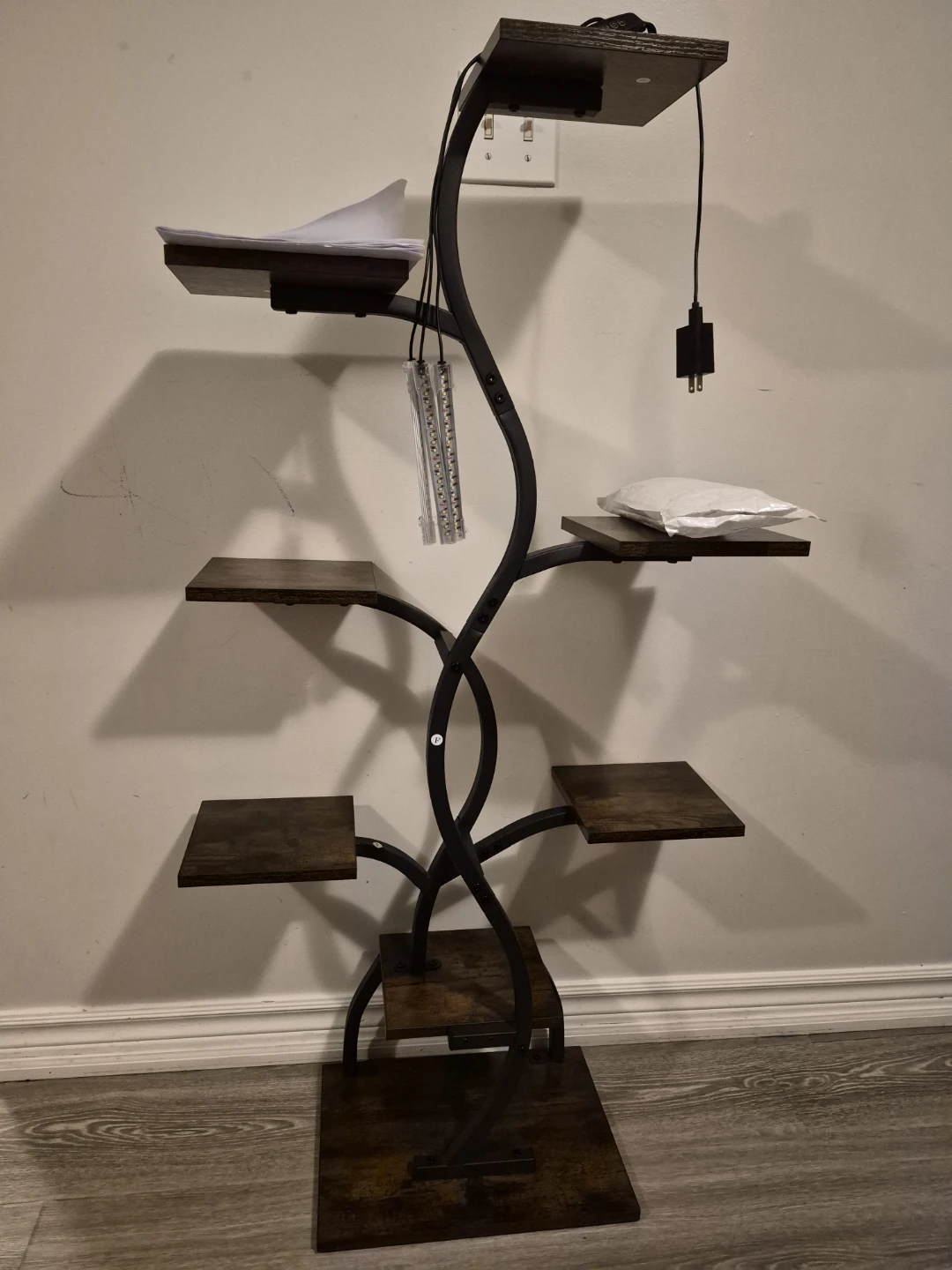 Plant stand with LED grow lights - photo 3