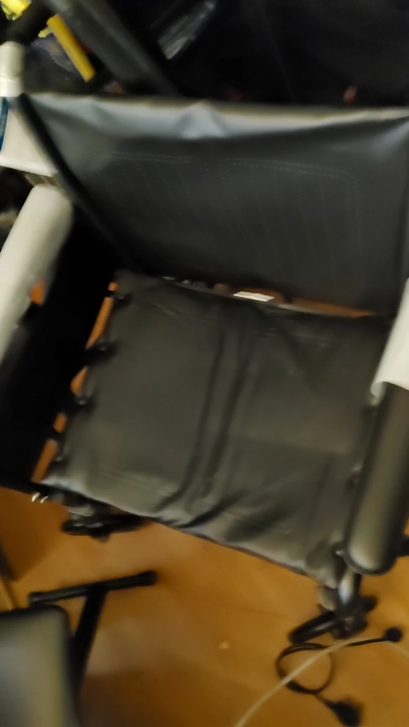 New never used Drive Medical Wheelchair - photo 4