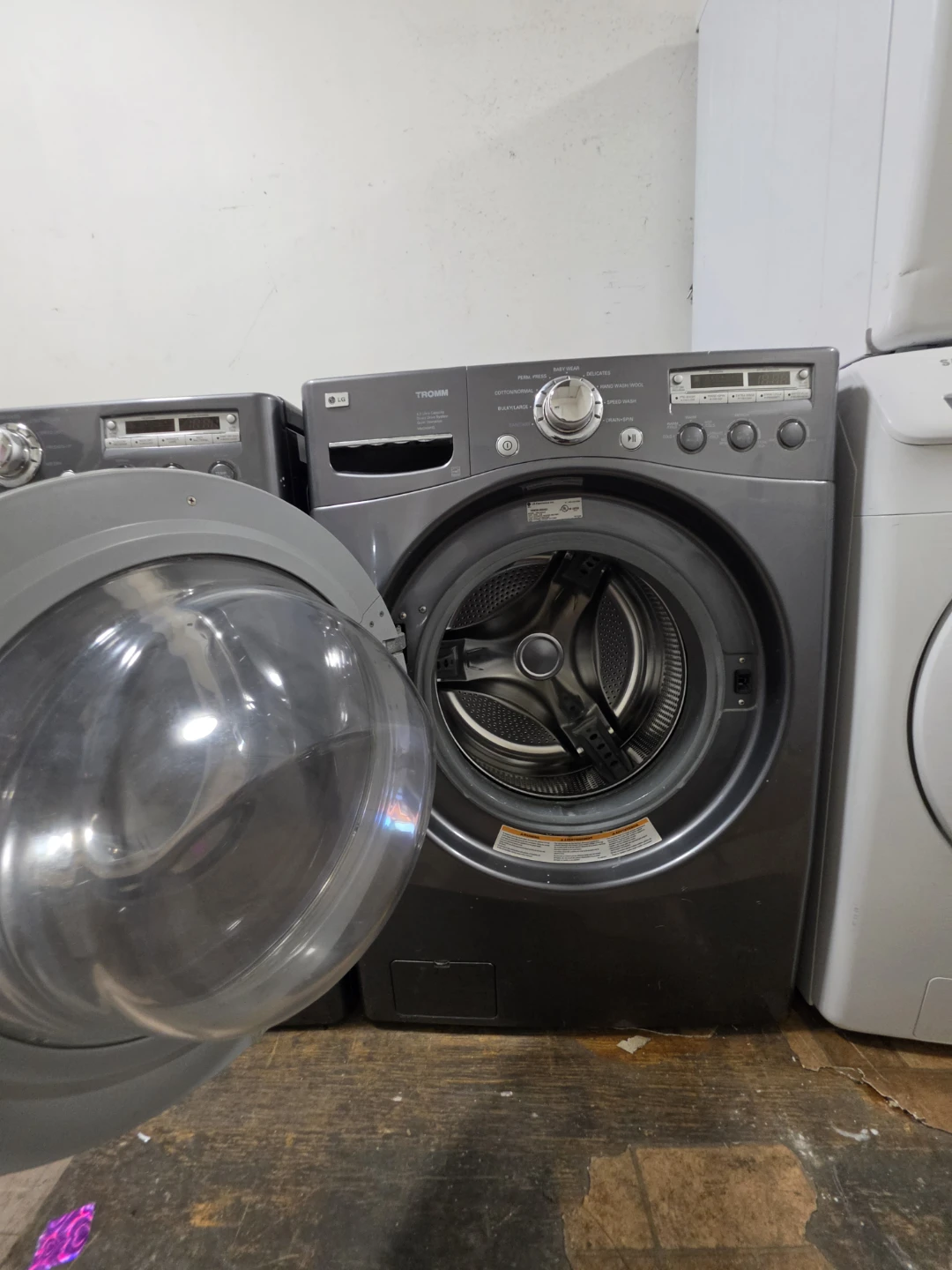 LG Tromm Front Load Washer and Dryer Set - photo 3