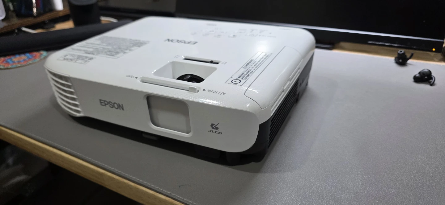 Epson VS250 3LCD Projector - photo 3
