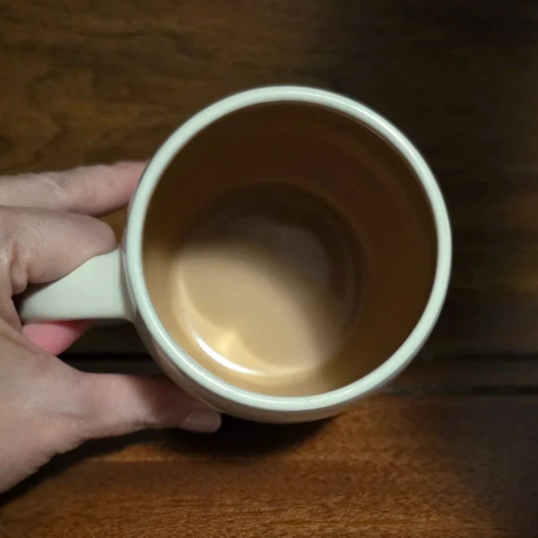 Tim Hortons Limited Edition 2016 Bear Holiday Mug - photo 3