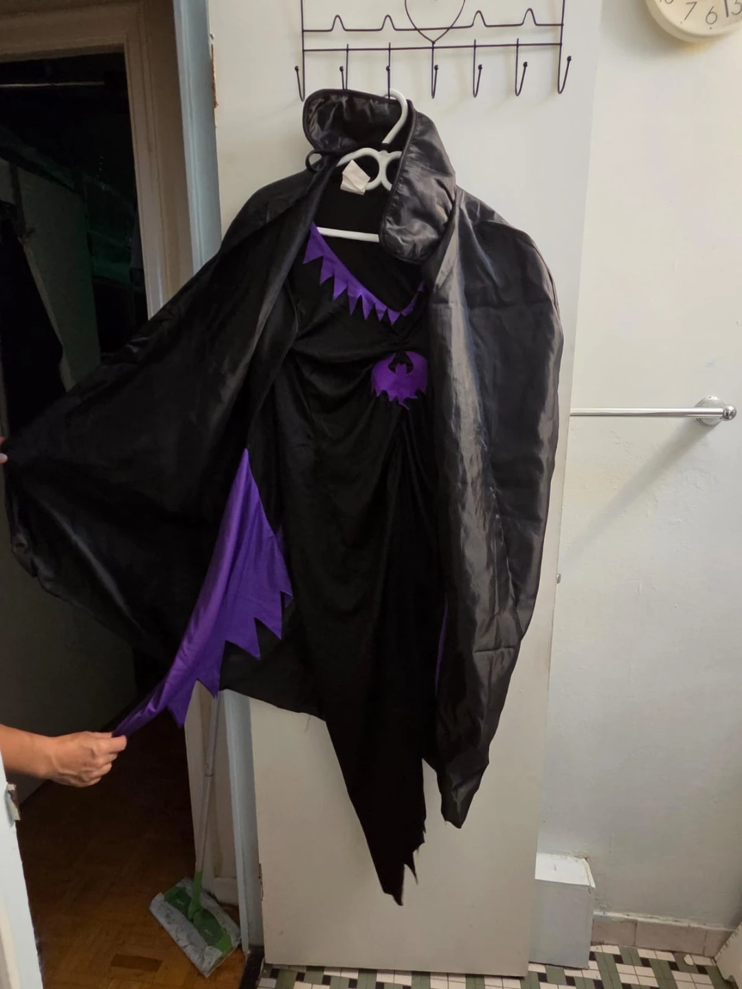 Vampire Costume with Cape - photo 2