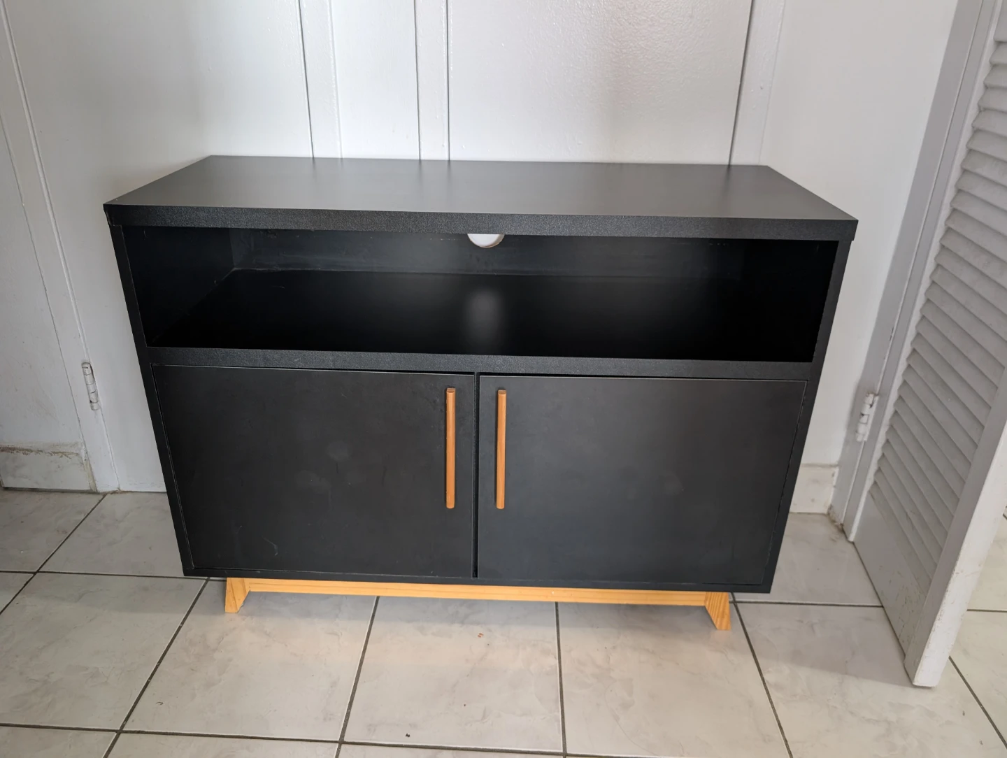 TV stand / media console