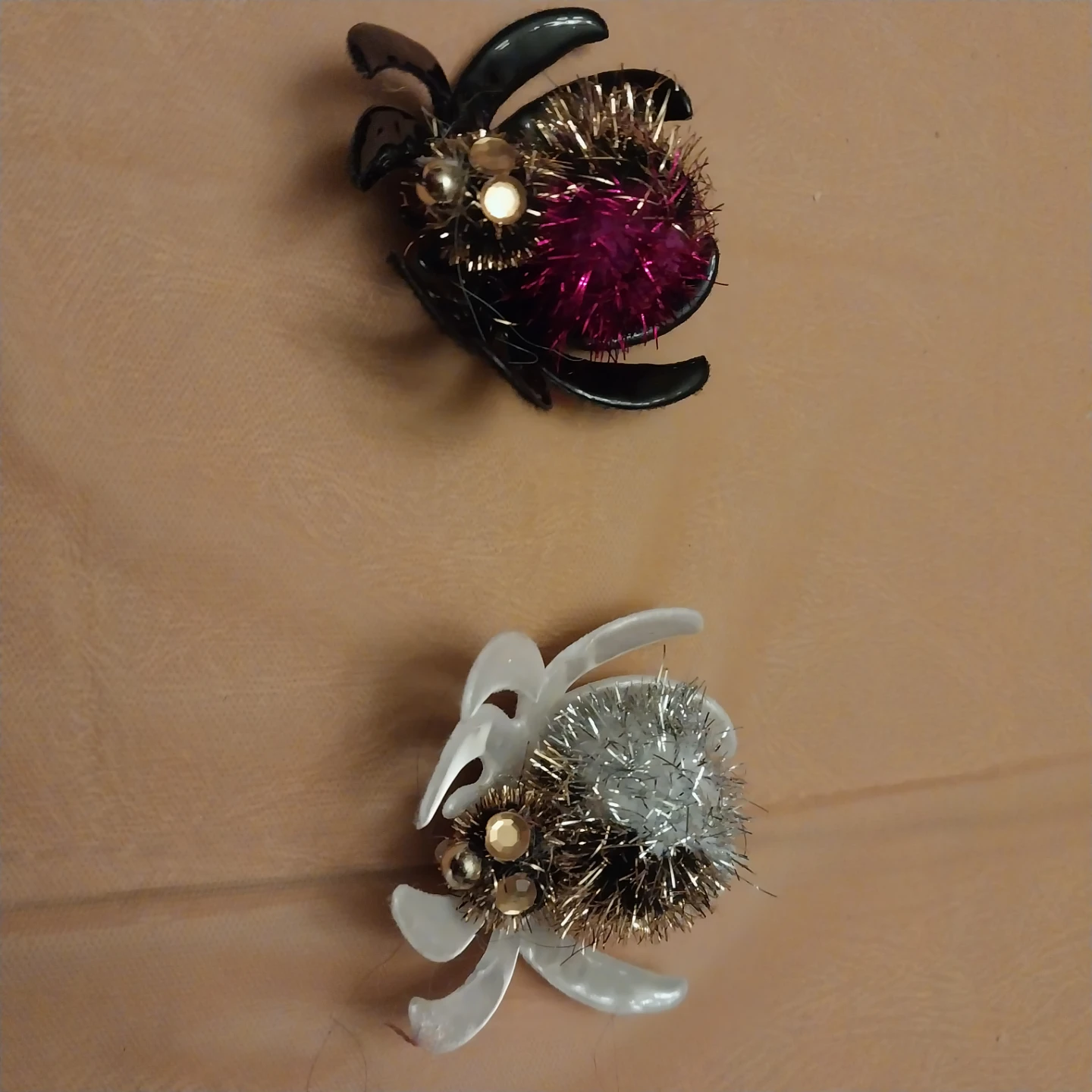 Halloween Set of 2 spider brooches
