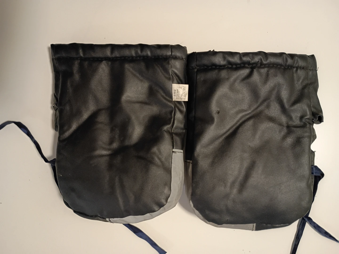 Pair of Black Protective Mitts for bike in the winter - photo 3