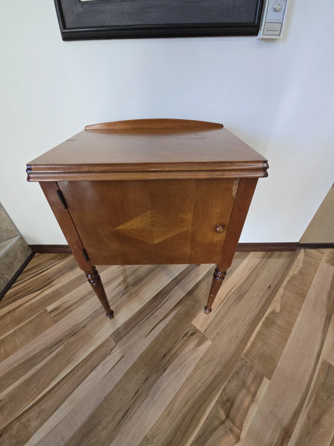 Singer 99K Sewing Machine with Wooden Cabinet - photo 3