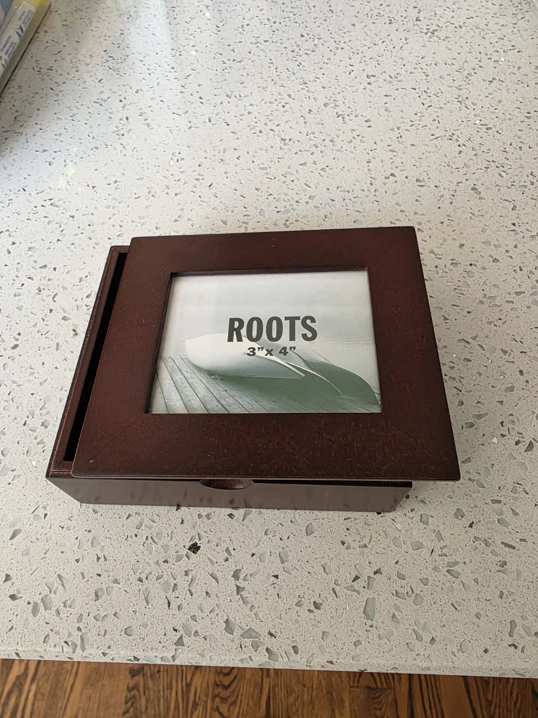 Roots wooden keepsake box with photo frame lid - photo 5