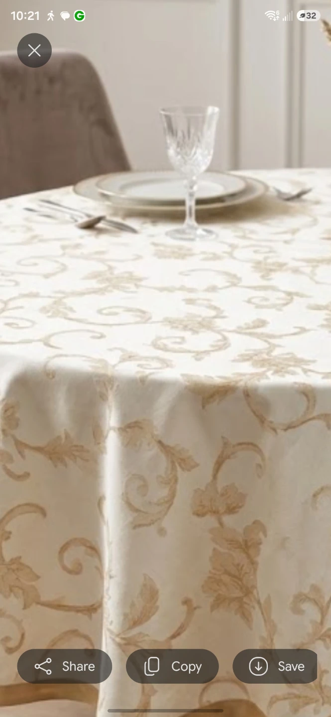 Cream and gold scroll pattern tablecloth - photo 2