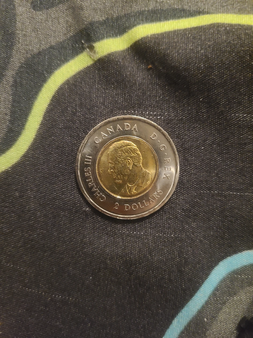 Royal Canadian Legion 100 Years 2 Dollar Coin - photo 2
