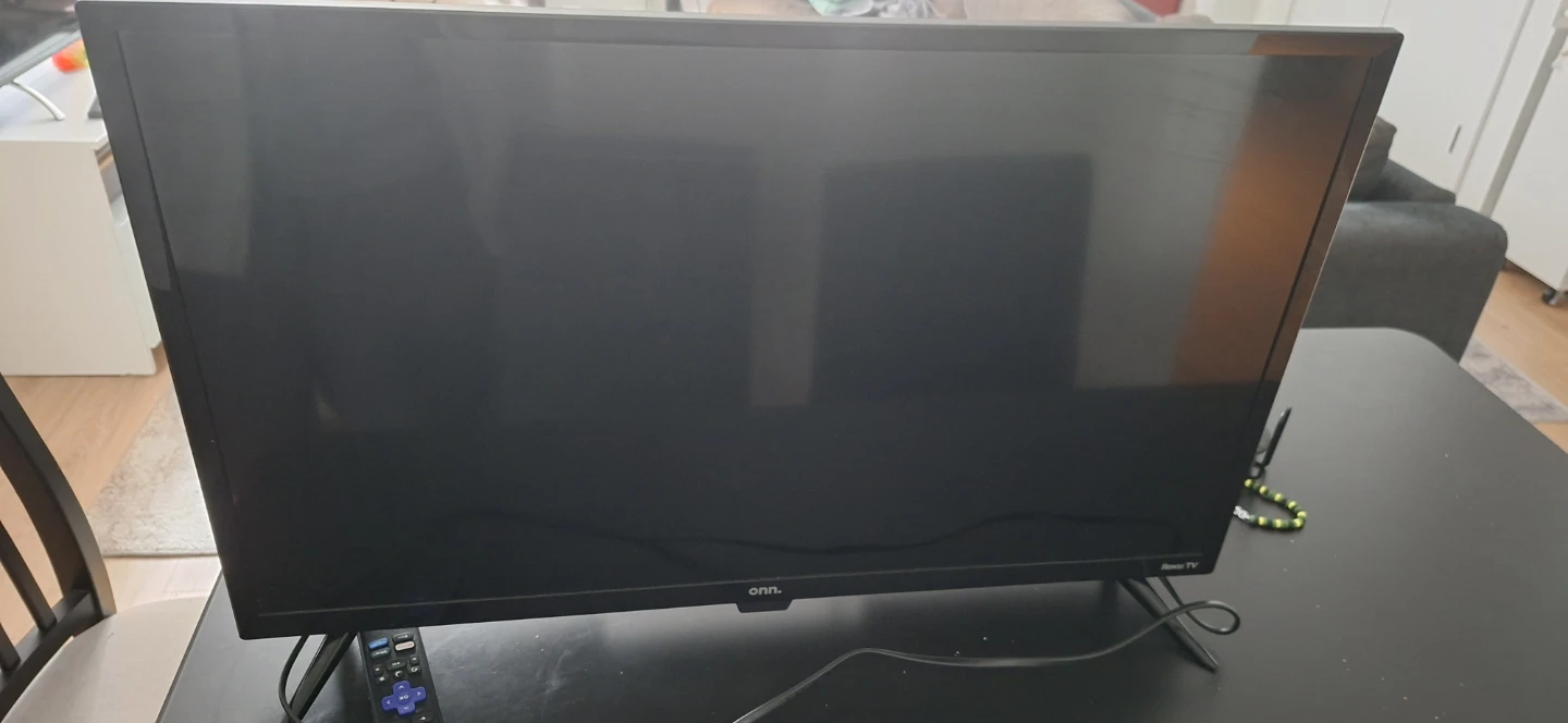 Onn. 32" Roku Smart TV